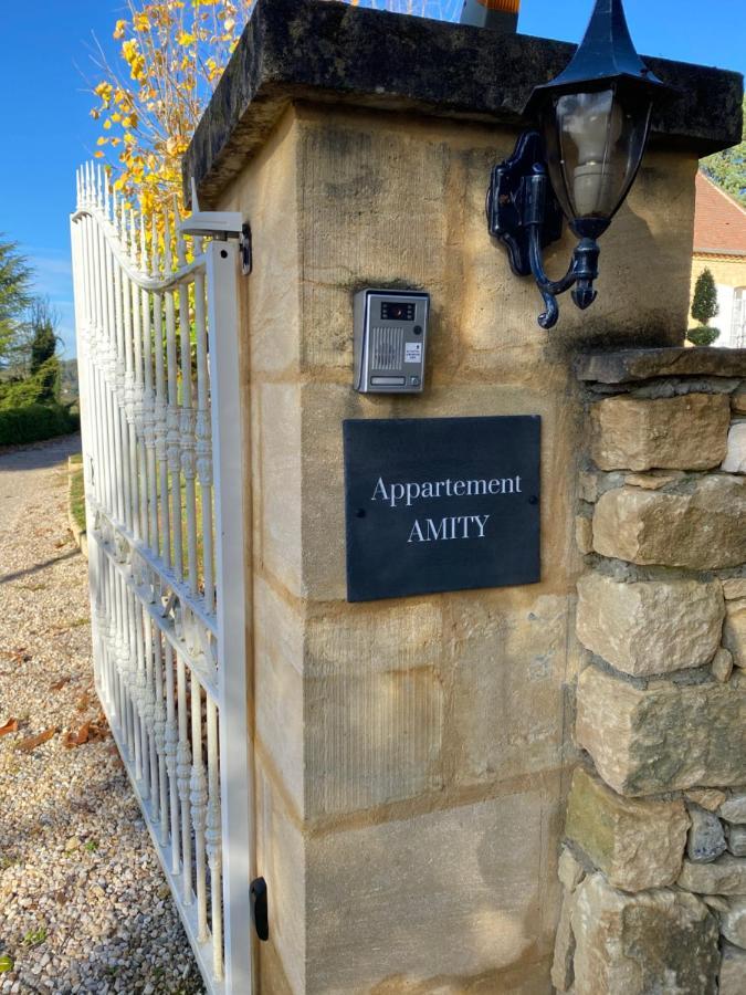 Amity. Exclusive Poolside Garden Apartment サルラ・ラ・カネダ エクステリア 写真
